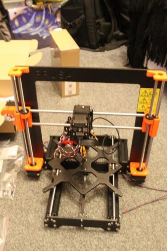 Building and mounting extruder